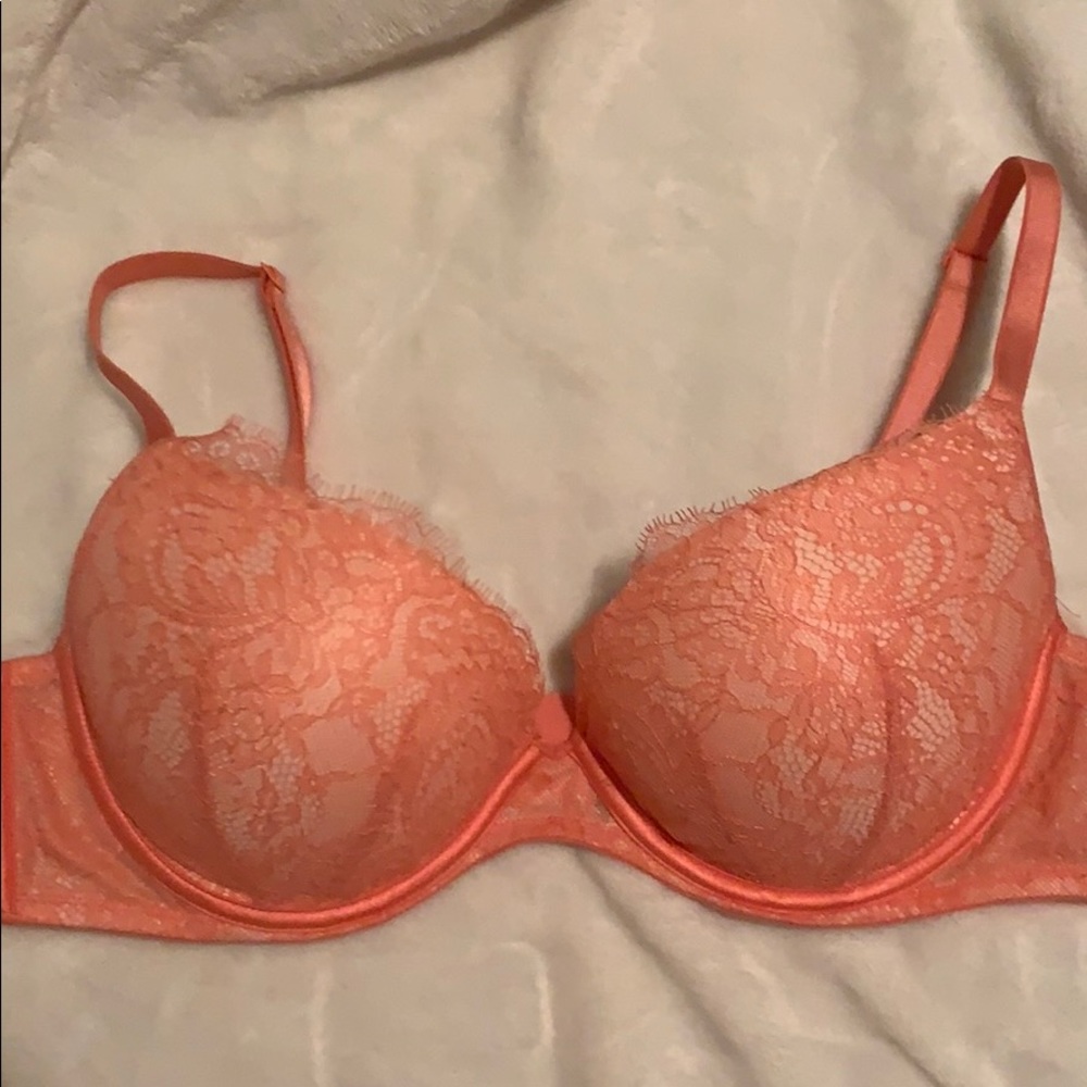 Victoria’s Secret Very Sexy bra 36D